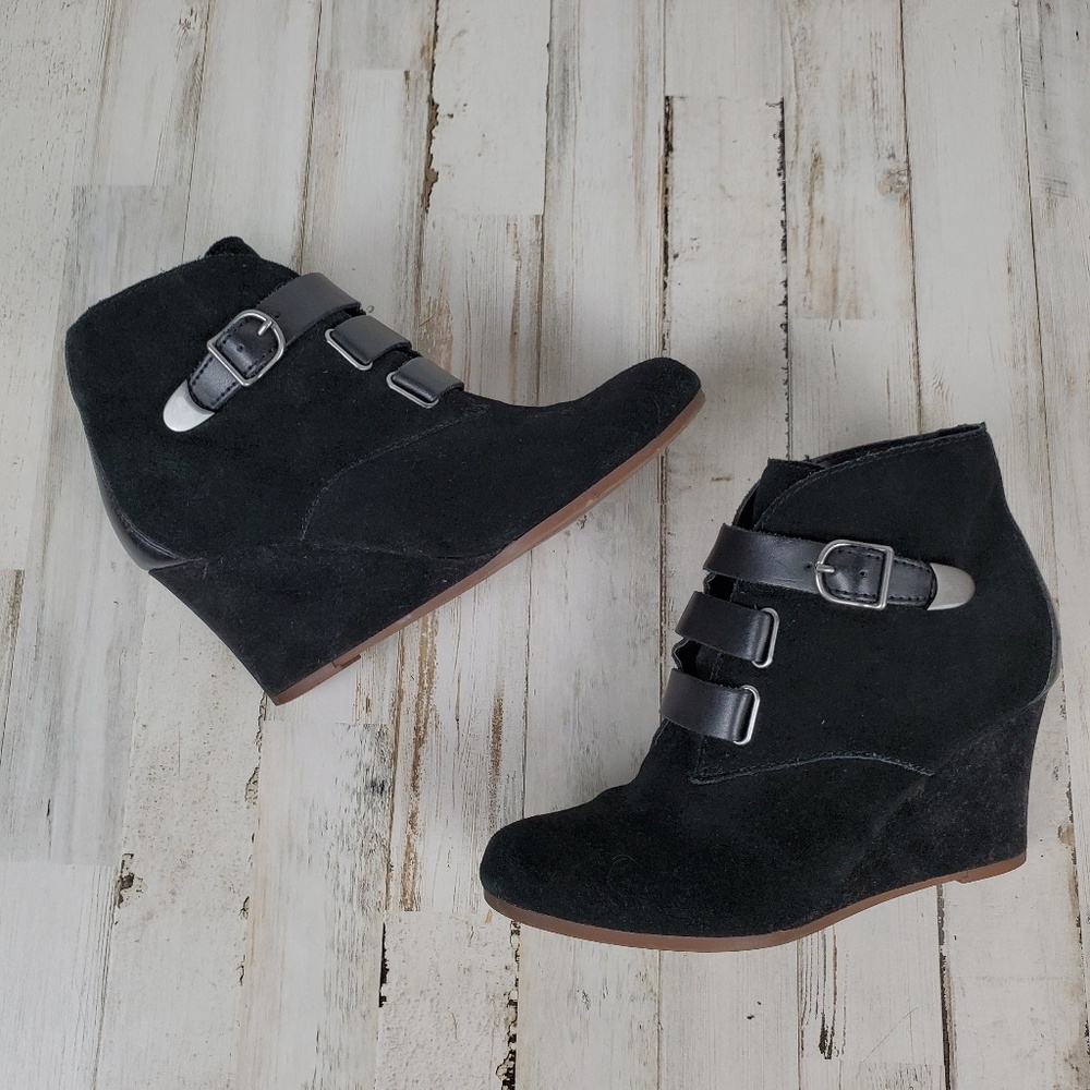 Dolce Vita Preslee Suede Strapped Wedge Bootie 8.5